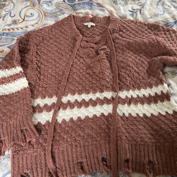 Moon & River lace up distressed sweater mauve color - Picture 3 of 5